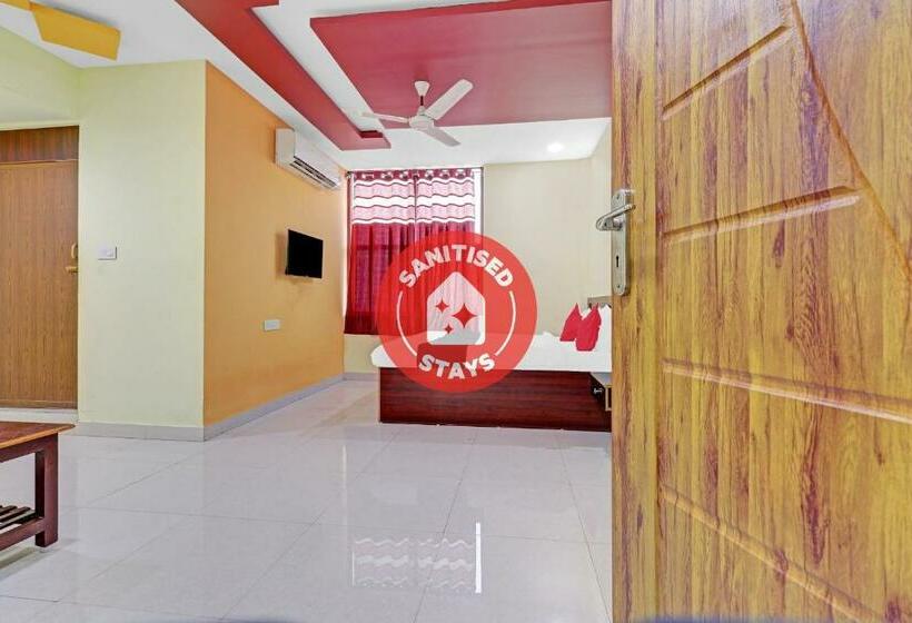 בית מלון כפרי Collection O 84373 Nsk Residency