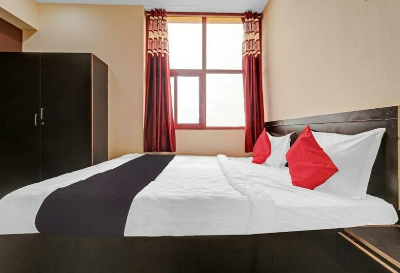 בית מלון כפרי Collection O 84373 Nsk Residency