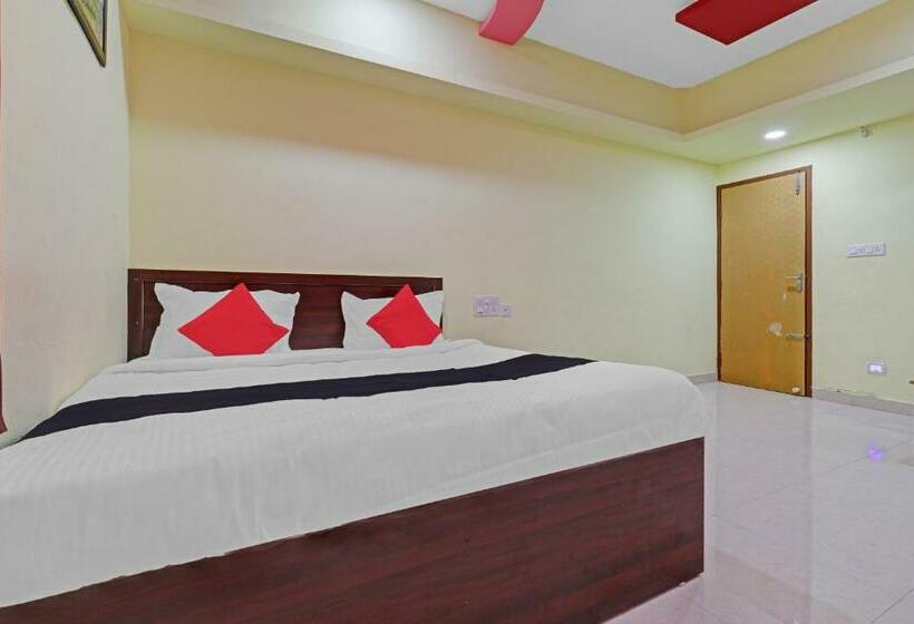 בית מלון כפרי Collection O 84373 Nsk Residency