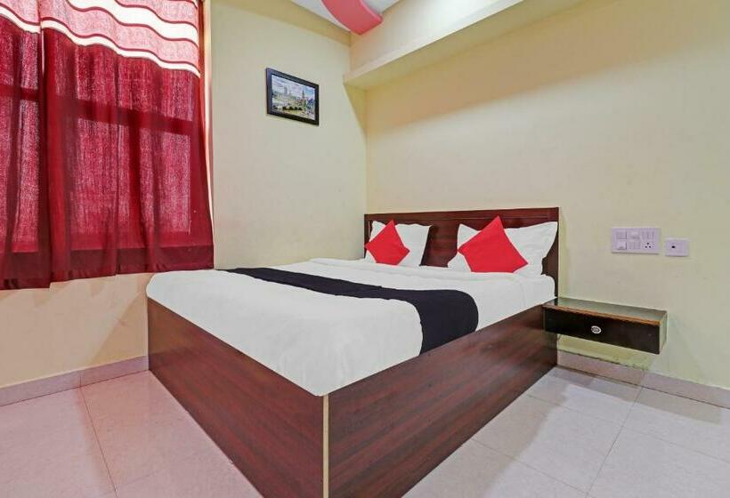 בית מלון כפרי Collection O 84373 Nsk Residency