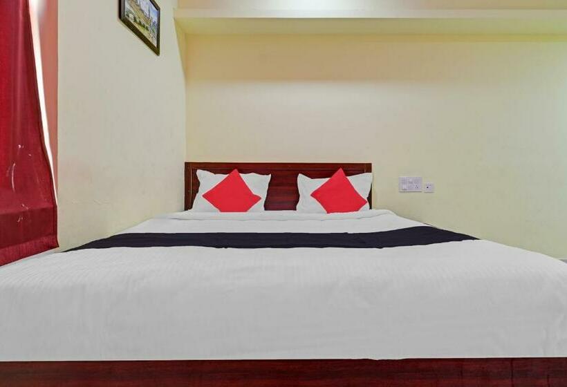 בית מלון כפרי Collection O 84373 Nsk Residency