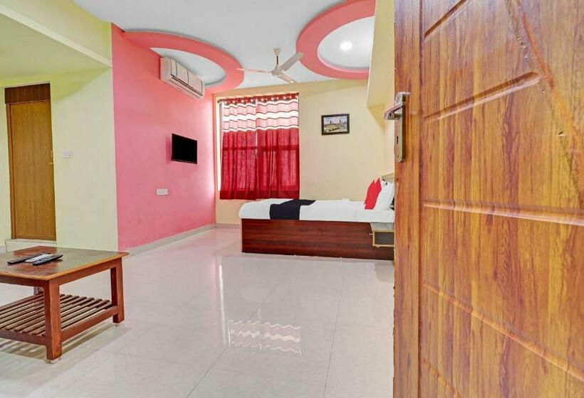 בית מלון כפרי Collection O 84373 Nsk Residency