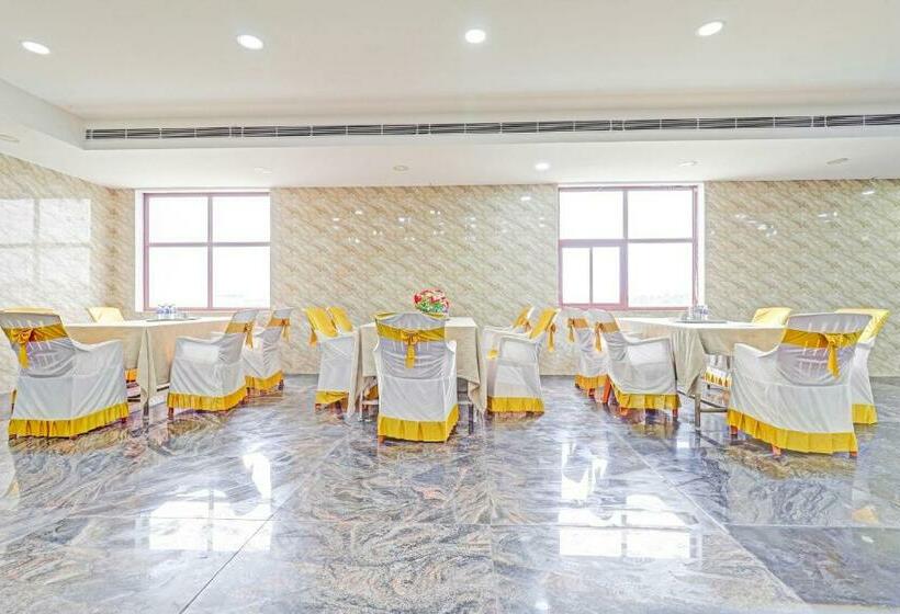 בית מלון כפרי Collection O 84373 Nsk Residency