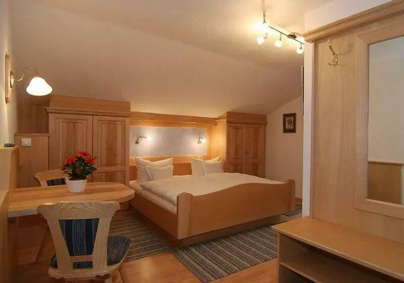 Hotelli Gasthof Rehwinkl