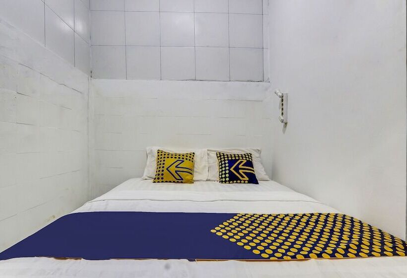 Szálloda Spot On 90780 Gang Tengah Homestay Syariah