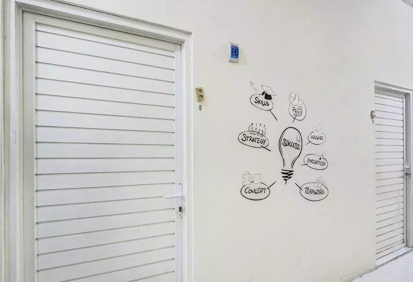 هتل Spot On 90780 Gang Tengah Homestay Syariah