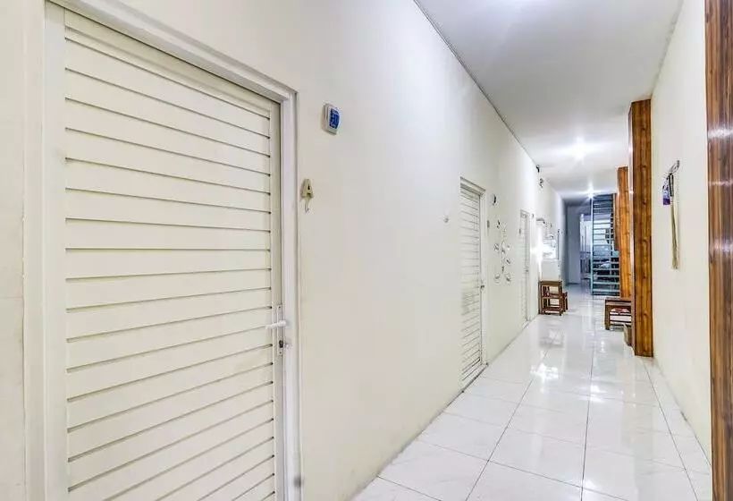 هتل Spot On 90780 Gang Tengah Homestay Syariah