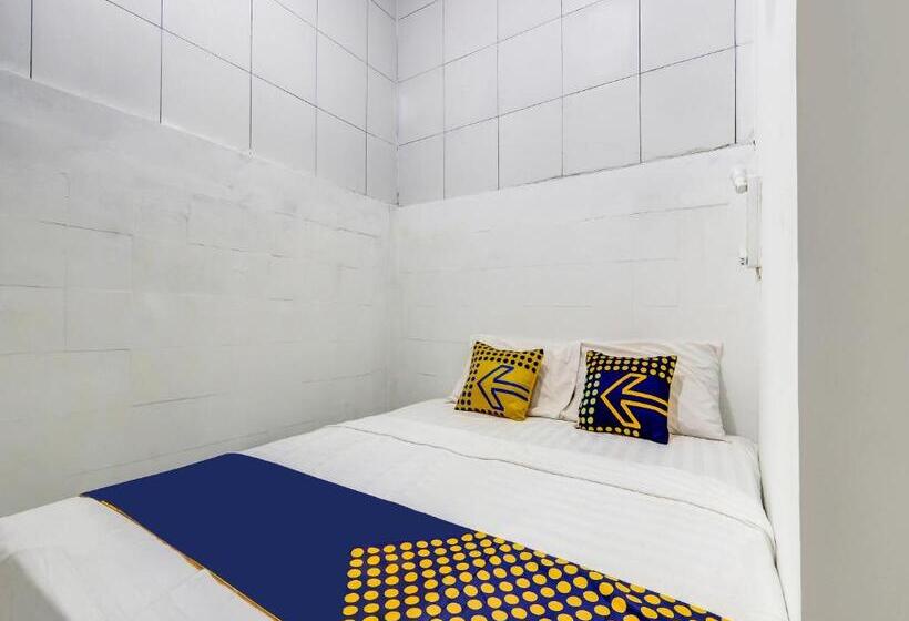 Szálloda Spot On 90780 Gang Tengah Homestay Syariah