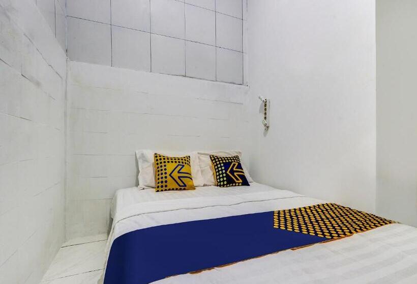 Szálloda Spot On 90780 Gang Tengah Homestay Syariah