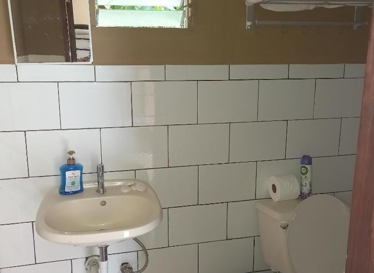 فندق صغير Los Pinos De Torio