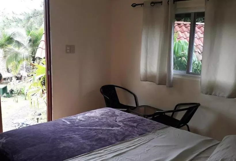 Retkeilymaja Los Pinos De Torio