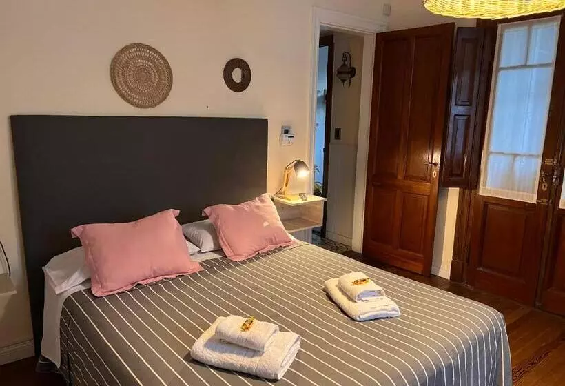 Aamiaismajoitus (B&B) La Yurta