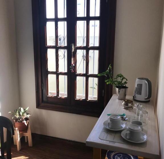 تختخواب و صبحانه La Yurta