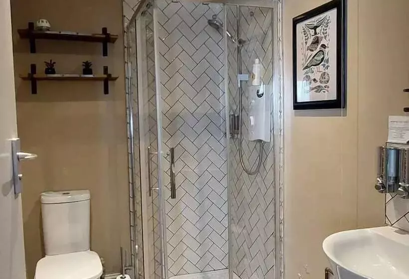 Aamiaismajoitus (B&B) The Three Swallows Cley