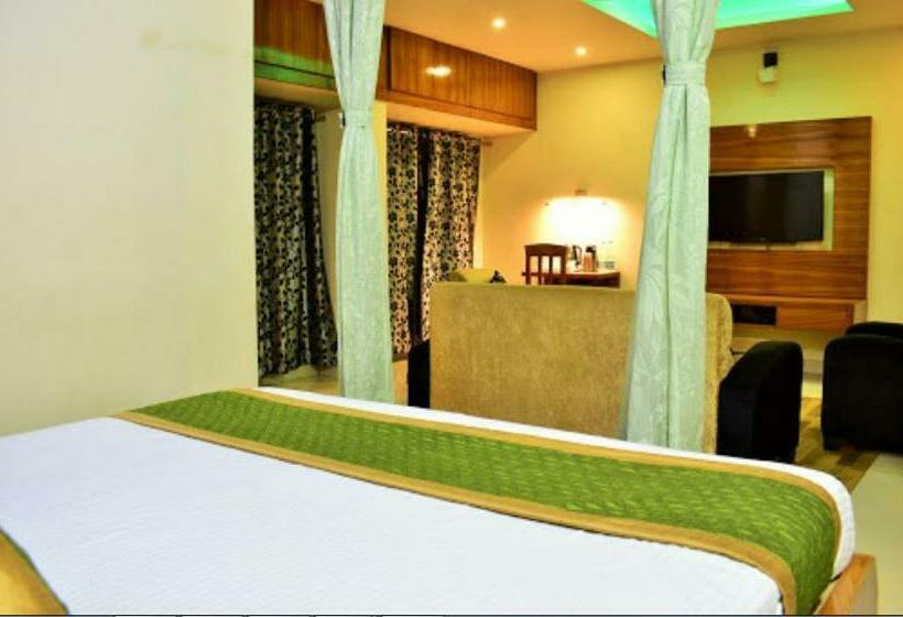 בית מלון כפרי Kailash Inn By Wb Comfort