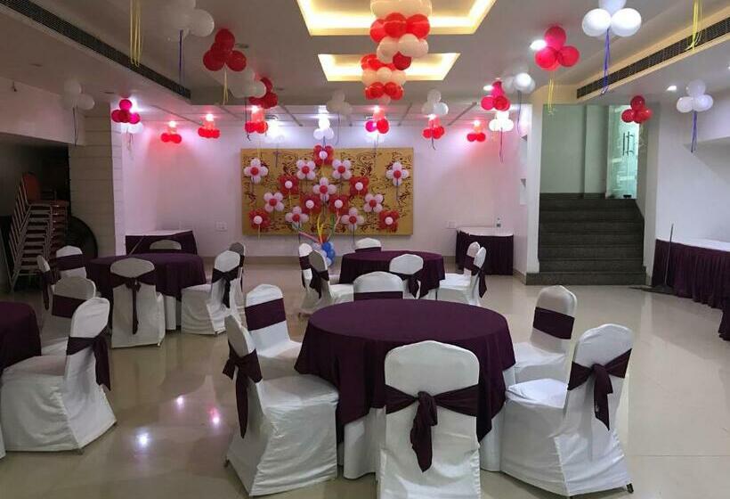 בית מלון כפרי The Marque By Luxus In Mathura