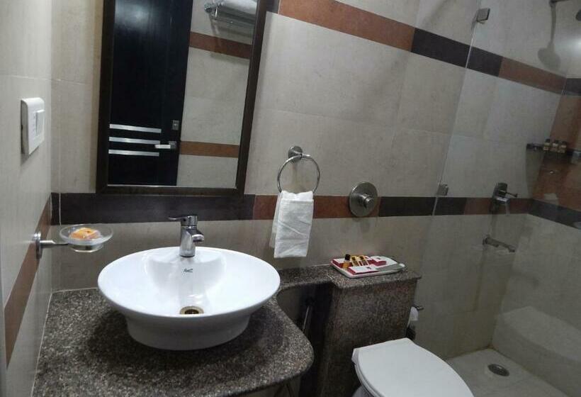 בית מלון כפרי The Marque By Luxus In Mathura