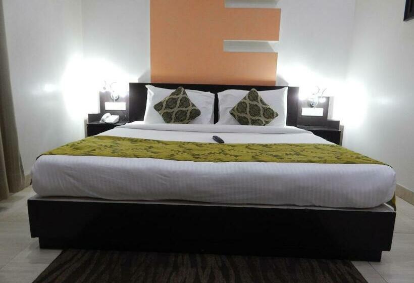 בית מלון כפרי The Marque By Luxus In Mathura