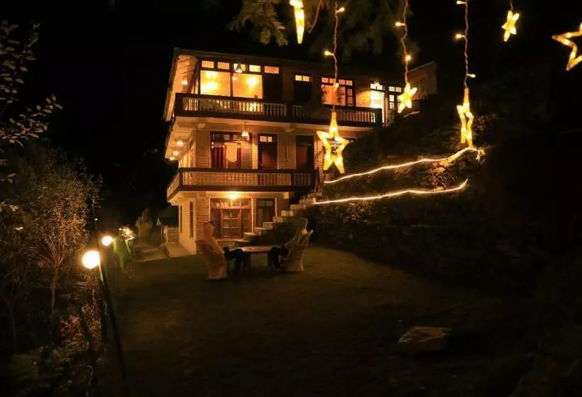Odin Hostel Shoja