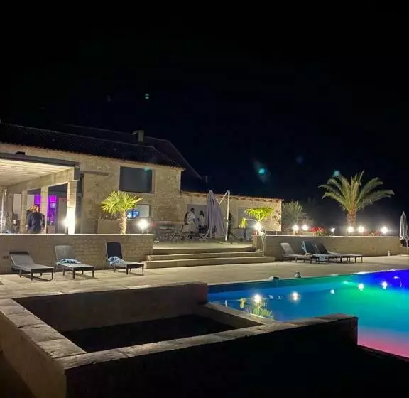 ペンション Suite Privative Jacuzzi Sauna De La Villa Del Castagnol