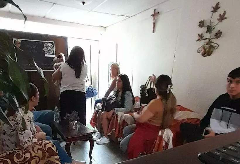 هاستل Huellas Hostal Antigua