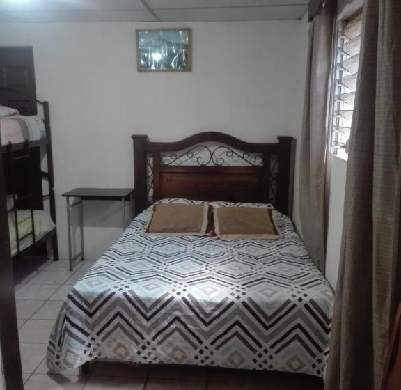 هاستل Huellas Hostal Antigua