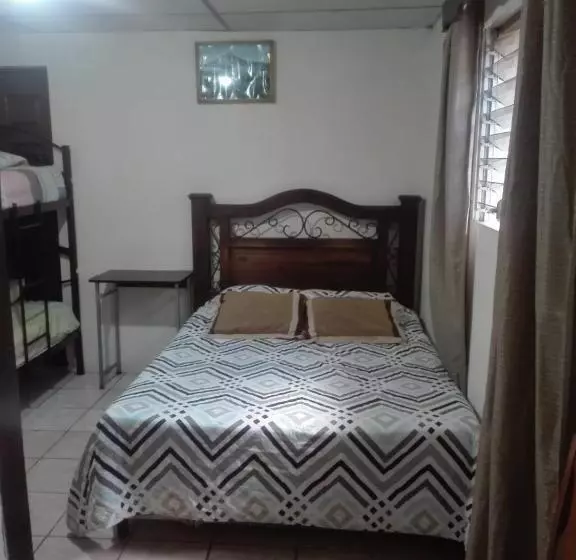 هاستل Huellas Hostal Antigua