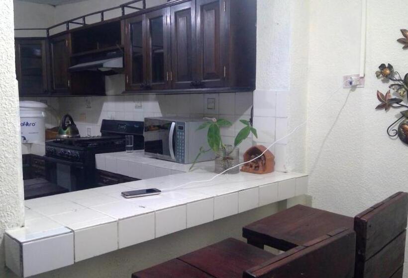 هاستل Huellas Hostal Antigua