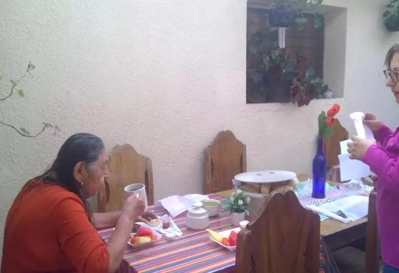 هاستل Huellas Hostal Antigua