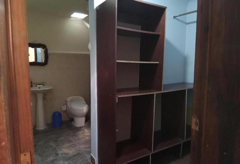 هاستل Huellas Hostal Antigua