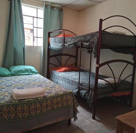 هاستل Huellas Hostal Antigua