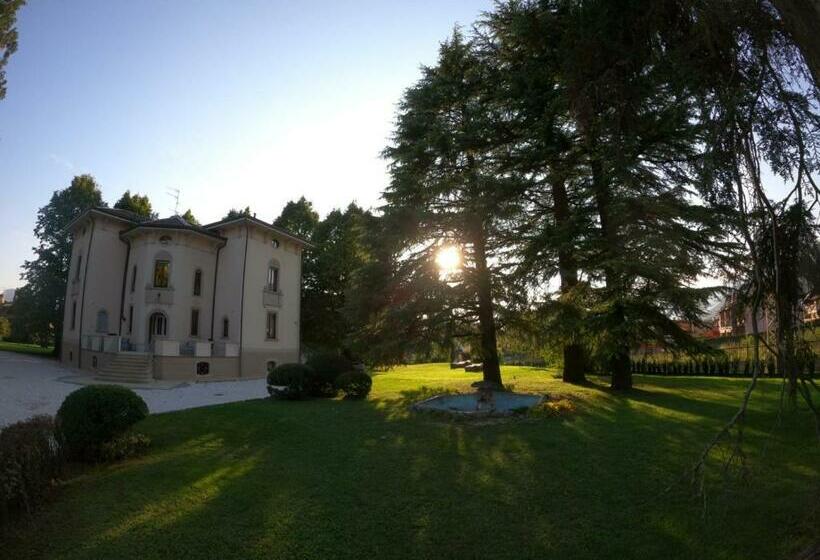 ベッドアンドブレックファースト La Villa Charme & Pleasure