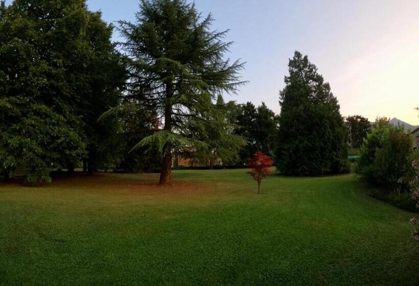 ベッドアンドブレックファースト La Villa Charme & Pleasure