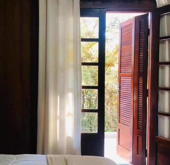 تختخواب و صبحانه Pousada Vila Floratta Capivari