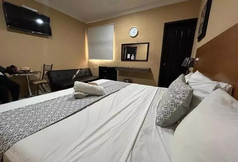 هتل Las Flores Campeche