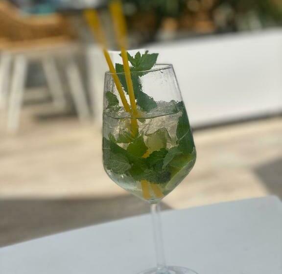 هتل Ocaua Lui Cuza