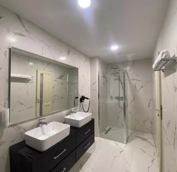 ホテル Ocaua Lui Cuza