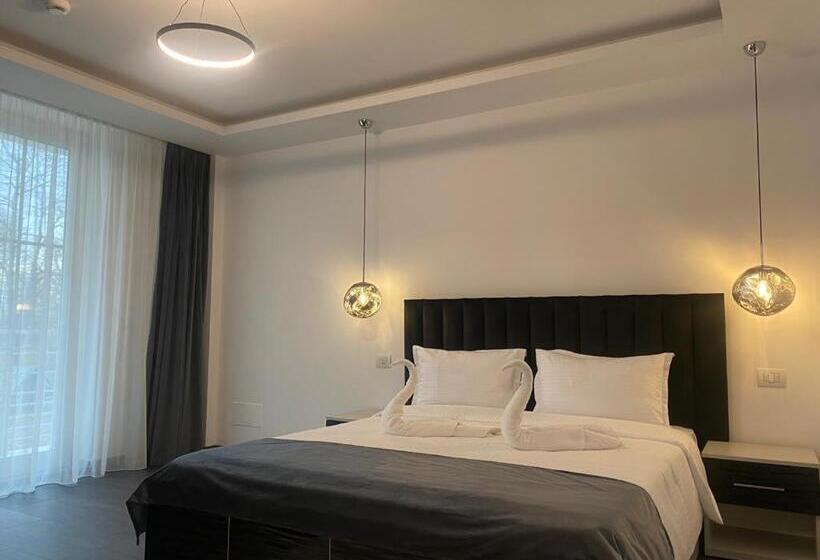 هتل Ocaua Lui Cuza