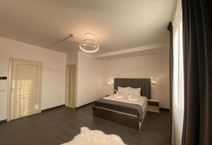 هتل Ocaua Lui Cuza