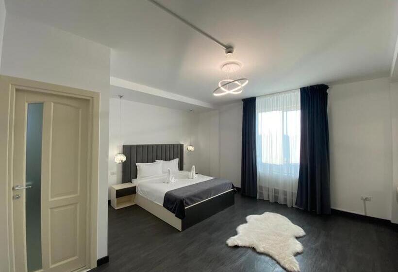 هتل Ocaua Lui Cuza