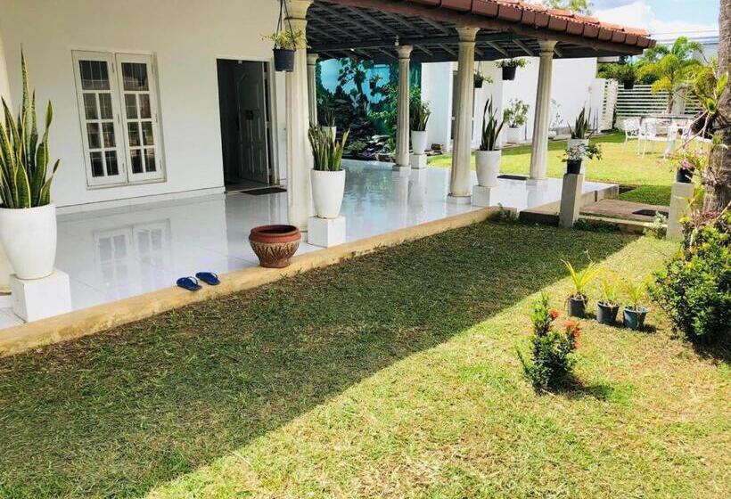 بنسيون Castile Inn