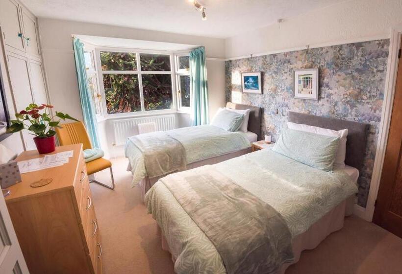 The Monkey House B&b