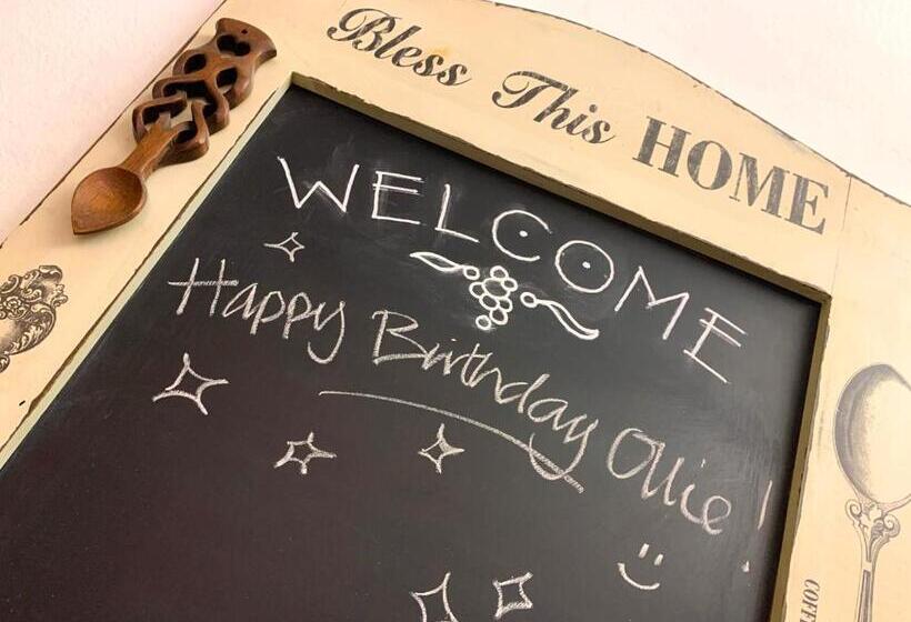 The Monkey House B&b