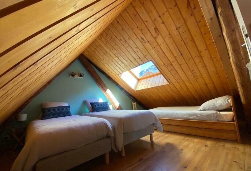 مبيت وإفطار La Tanière