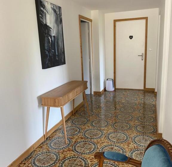 مبيت وإفطار La Tanière