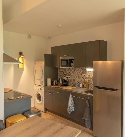 Отель Château De Surville