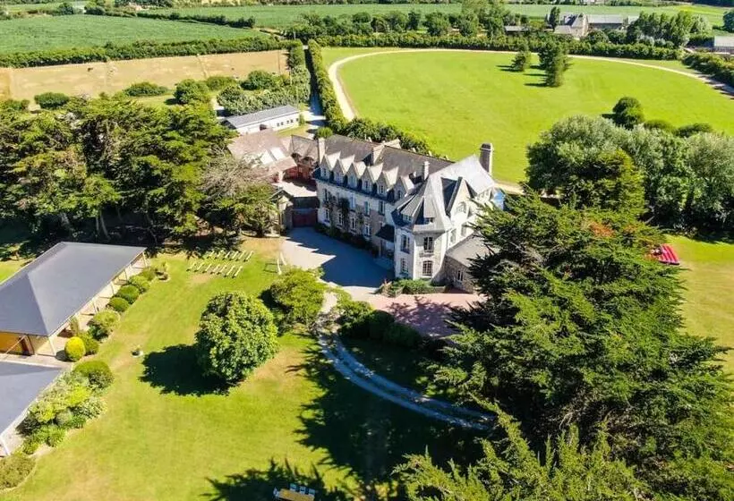 Hotelli Château De Surville