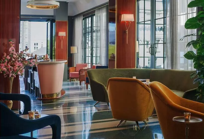 ホテル The Beatrice