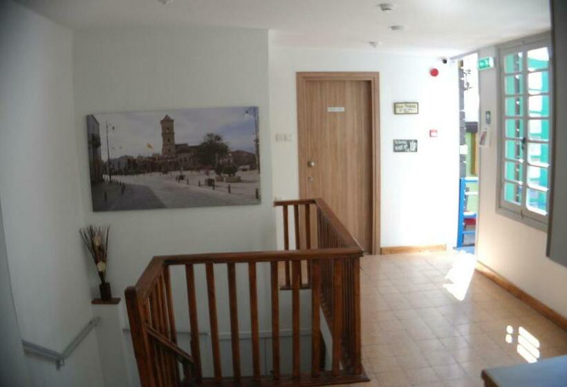 پانسیون Harrys Inn Guesthouse