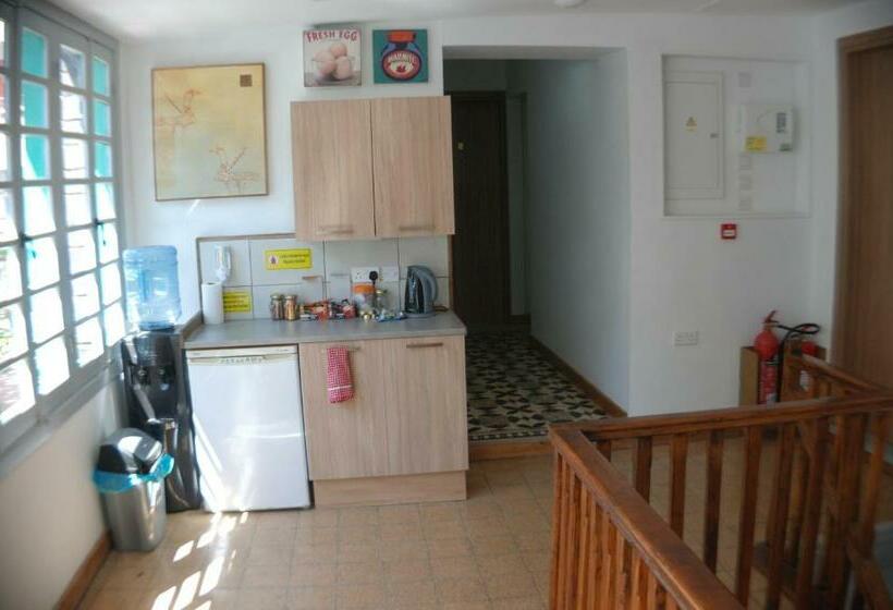 پانسیون Harrys Inn Guesthouse